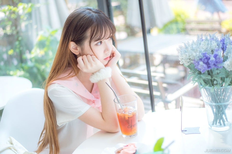 孟达大步而入，向着刘璋躬身道：“末将参见主公。”